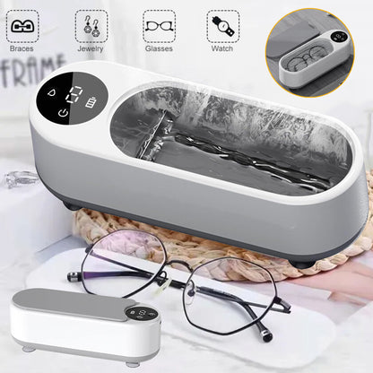 CleanPod One ultrasonic cleaner – in use with razor